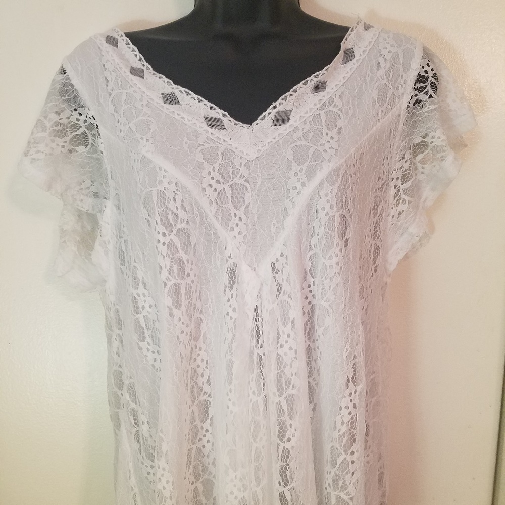 Knit and Lace Flutter Sleeve Pleated Swing Top